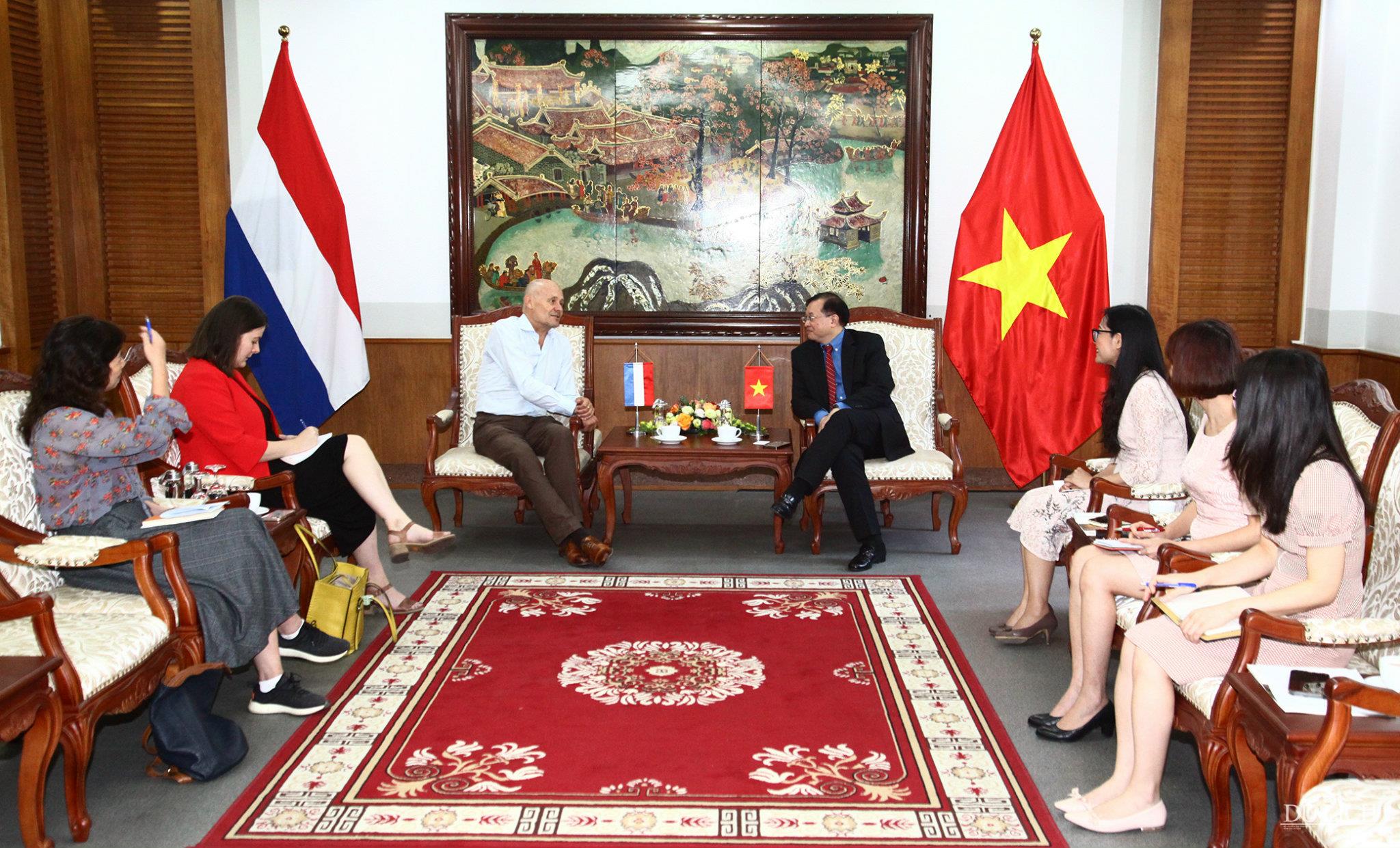 Thứ trưởng Bộ VHTTDL Tạ Quang Đông tiếp Đại sứ Hà Lan tại Việt Nam